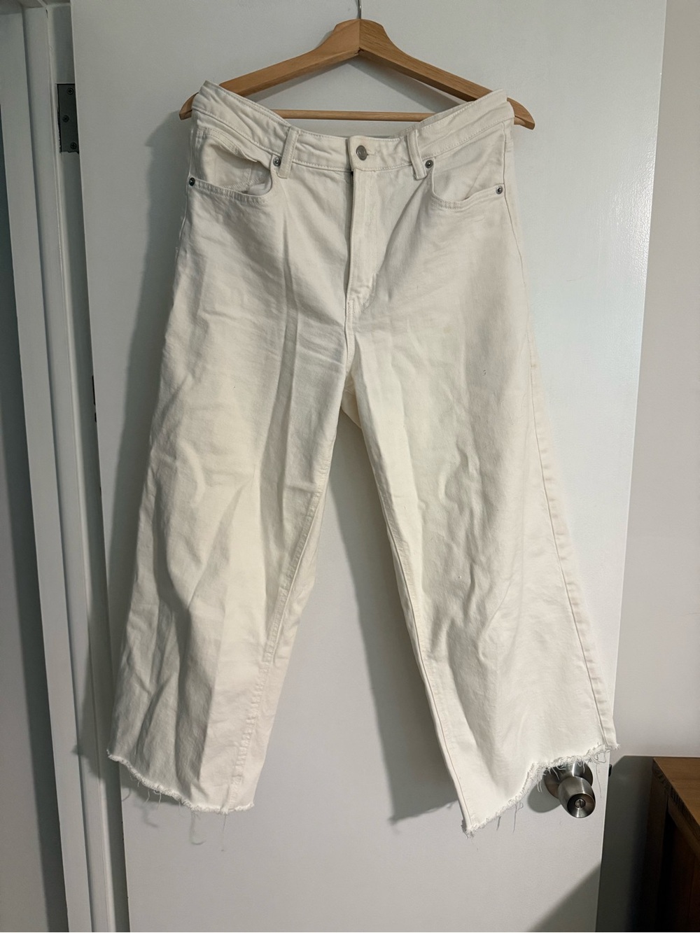 H&M Cream Wide-Leg Crop Jeans